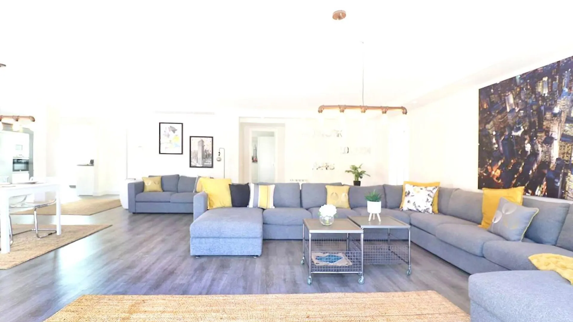 Villa Welcoming Chalet In Marbella With Pool And Air Conditioning