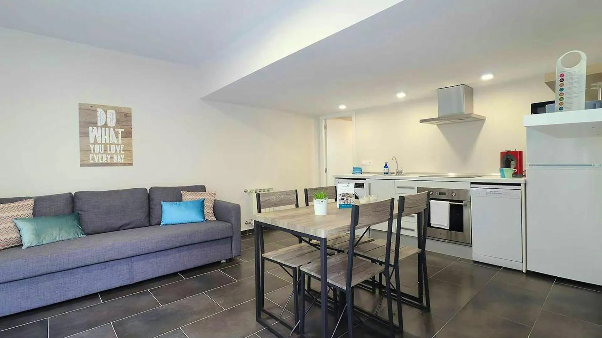 Villa Welcoming Chalet In Marbella With Pool And Air Conditioning