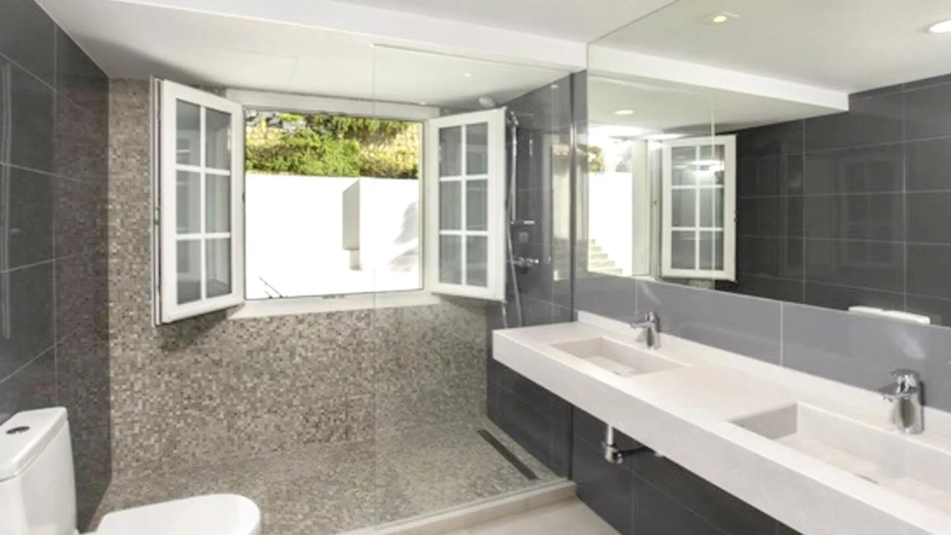 Welcoming Chalet In Marbella With Pool And Air Conditioning Villa 0*,  Spagna