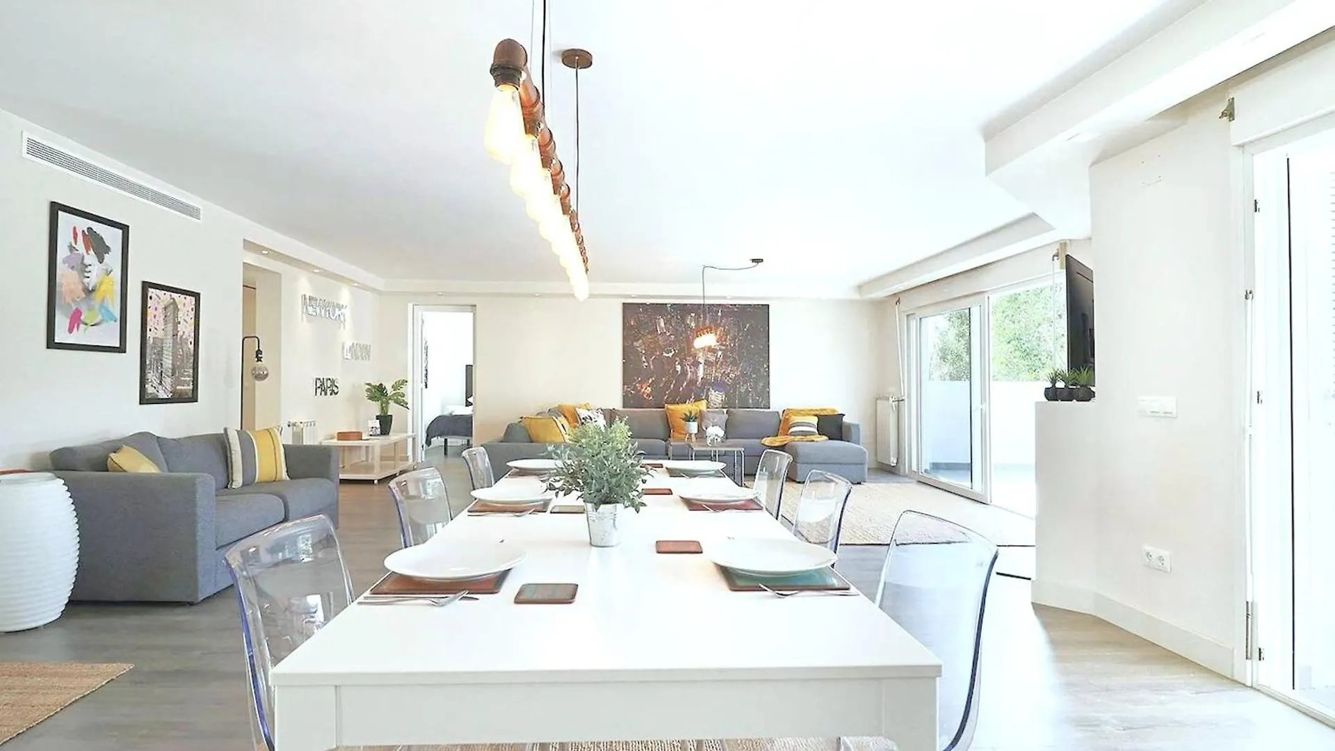 Villa Welcoming Chalet In Marbella With Pool And Air Conditioning
