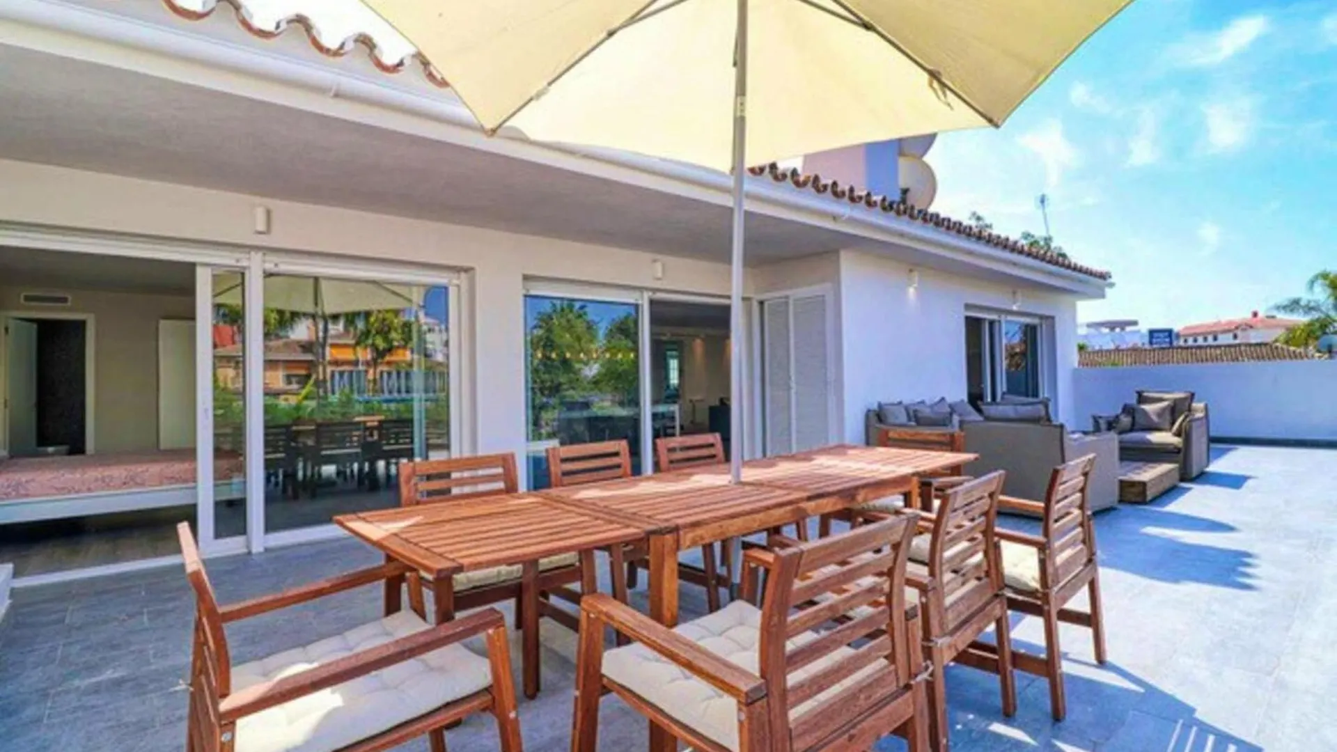 Villa Welcoming Chalet In Marbella With Pool And Air Conditioning
