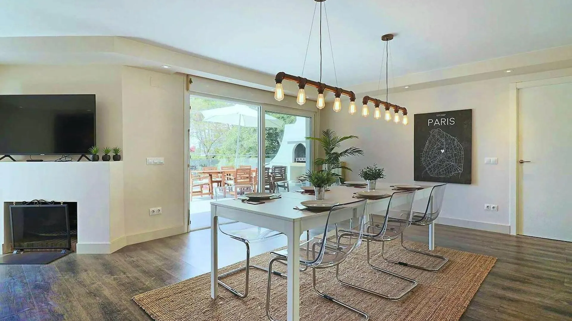 Villa Welcoming Chalet In Marbella With Pool And Air Conditioning